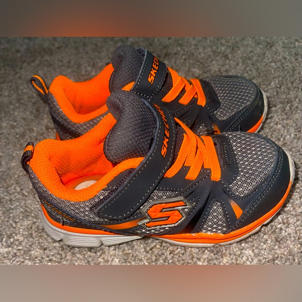 Skechers 8 kids boys orange grey Velcro